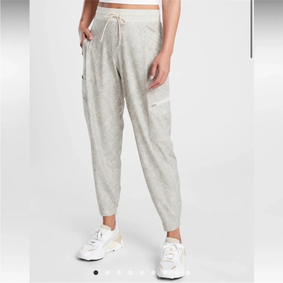 Athleta Venture Printed Pant Size 6 Casual Featherweight Stretch Viper Grey - Picture 1 of 7